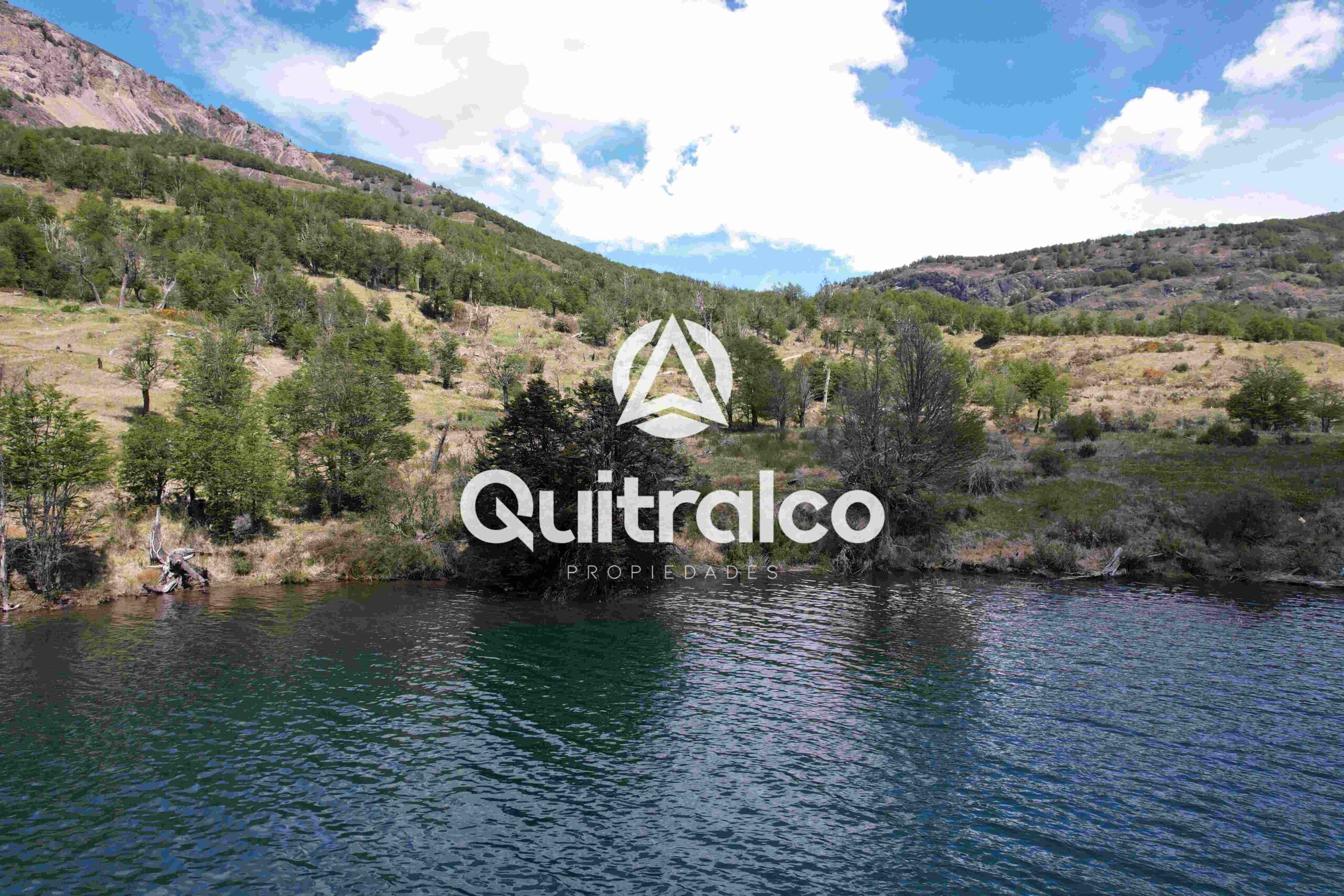 Propiedad Lago Monreal Región de Aysén Chile frente al lago