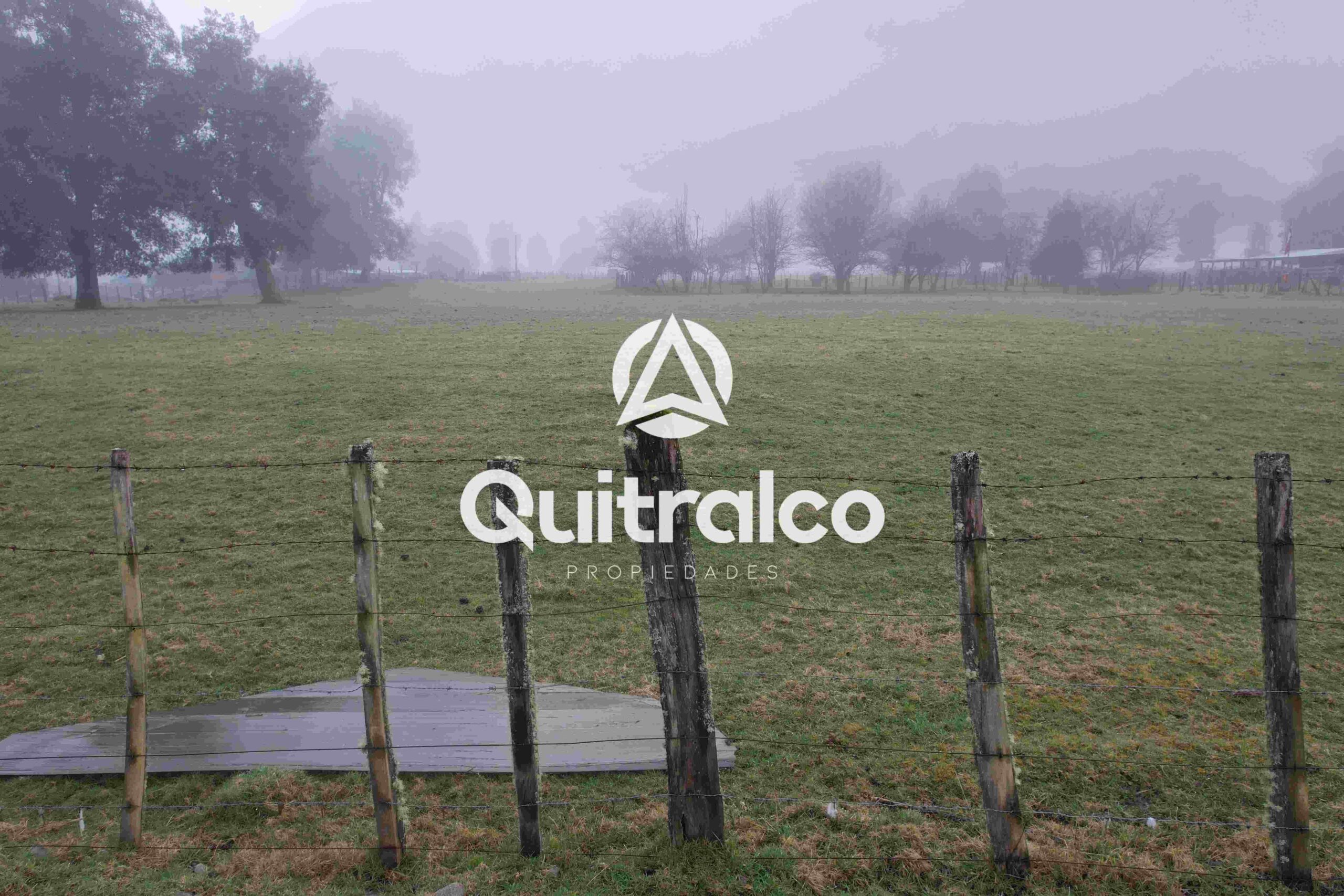 Vista a cerros Los Torreones en Coyhaique Patagonia Chile